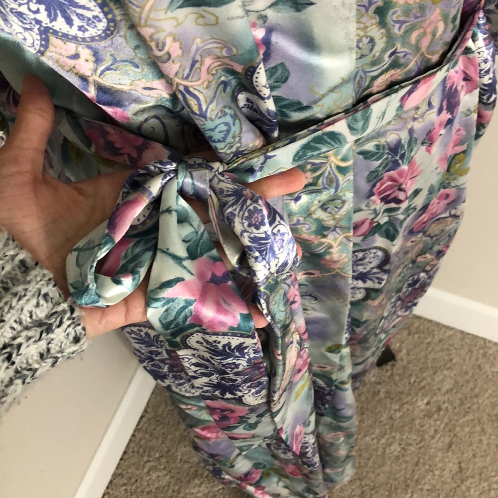 Vintage California Dynasty robe - Picture 4 of 7